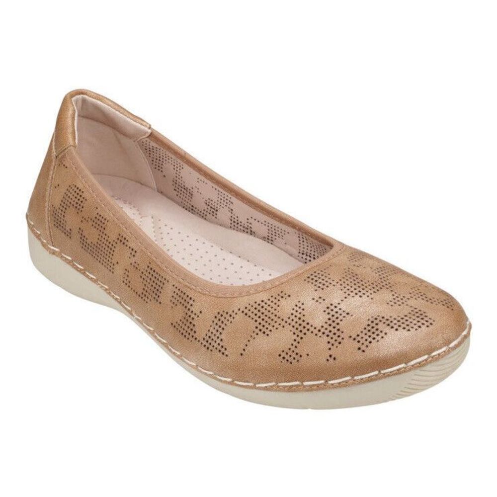 Good Choice Kiana Flat Shoes in Tan size 6.5 US / 37 EU